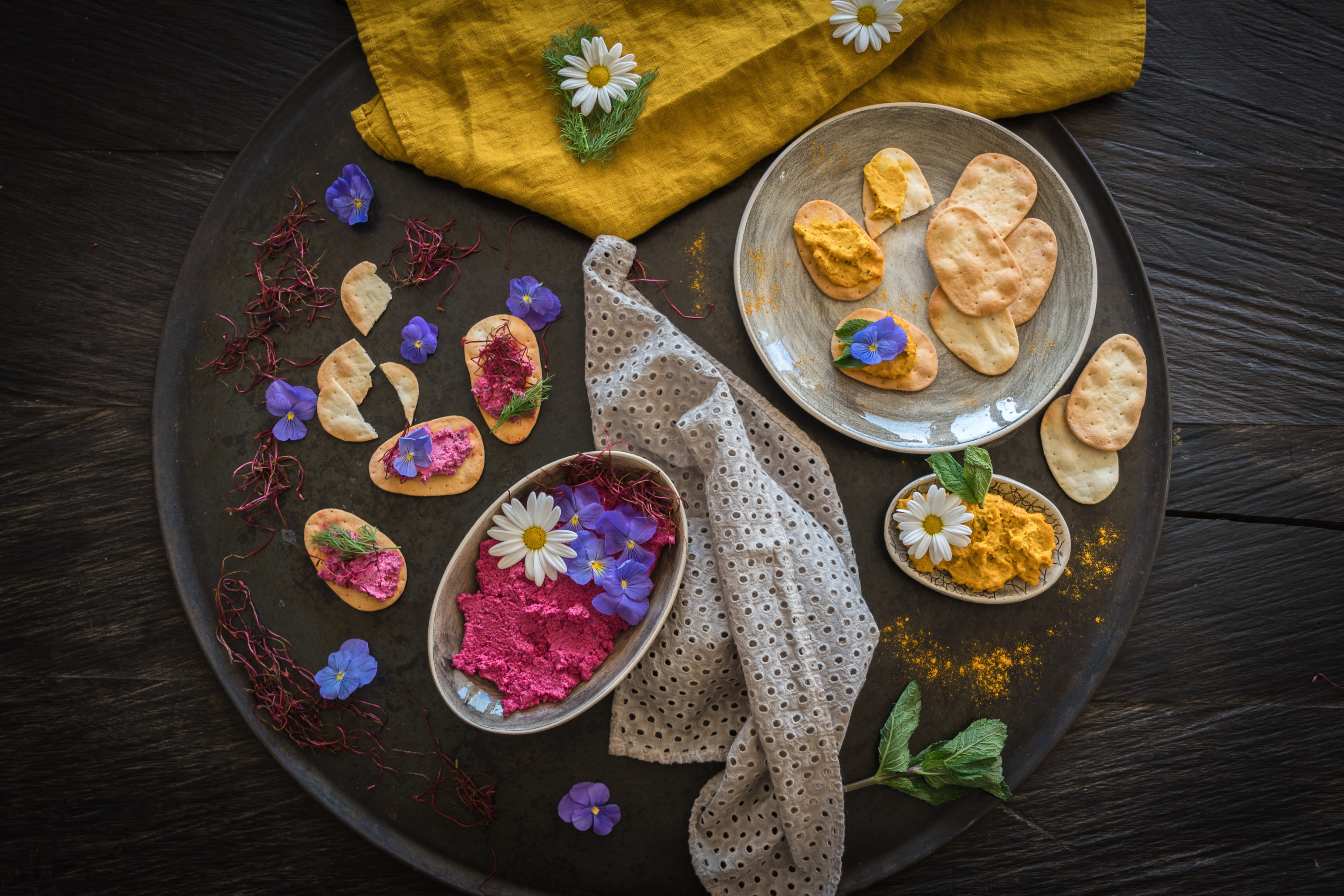 Randen mit Feta, Kürbis mit Cashewmus