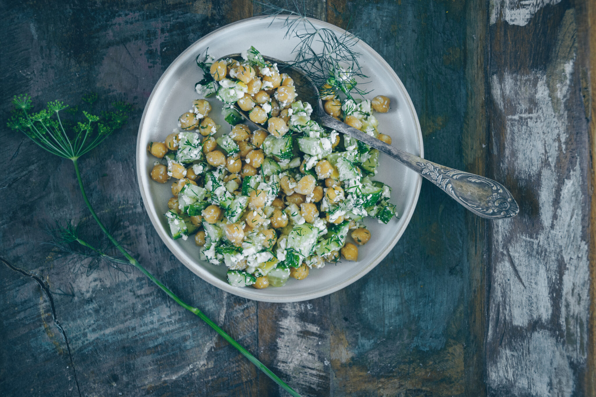 Kichererbsensalat mit Gurken und Feta - Limon Rimon